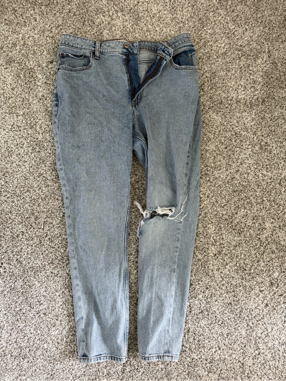 Abercrombie & Fitch Light Blue Slim Straight Jeans with Knee Rip